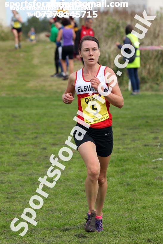 Senior womens relay 2019 Sunderland Harriers Open Cross Country. Photo:  David T. Hewitson/Sports for All Pics